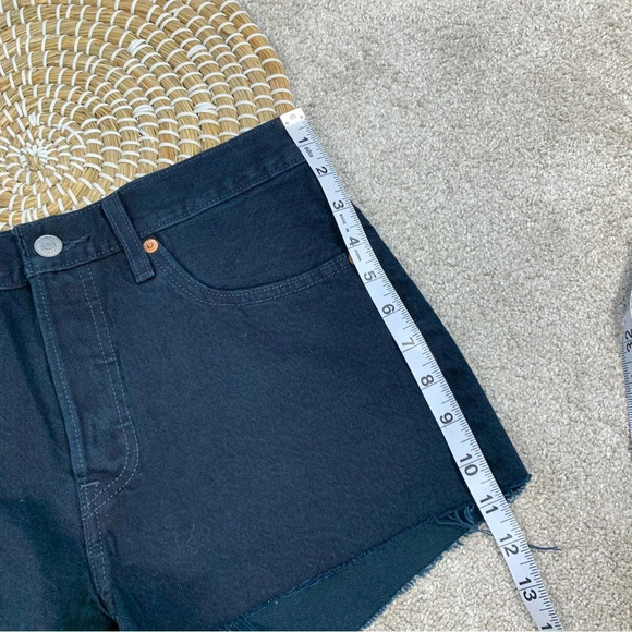 Levi’s 501 Women’s Shorts Denim Jeans Button Fly Mid Rise in Dark Navy Size 27 - Picture 12 of 14